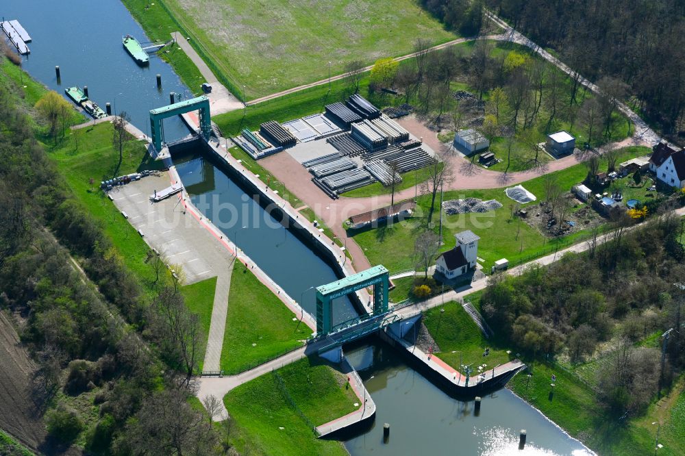 Luftbild Rothenburg - Schleusenanlagen am Ufer der Wasserstraße Saale in Rothenburg im Bundesland Sachsen-Anhalt, Deutschland