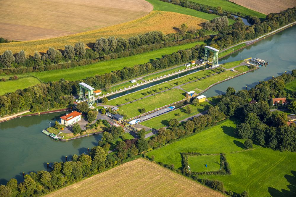 Luftaufnahme Haltern am See - Schleusenanlagen am Ufer der Wasserstraße Wesel-Datteln-Kanal in Haltern am See im Bundesland Nordrhein-Westfalen, Deutschland