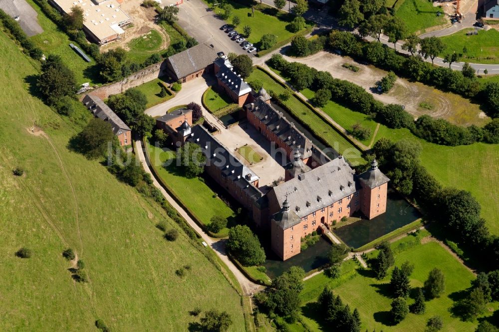 Luftaufnahme Kirchhundem - Schloss Adolfsburg in Kirchhundem im Bundesland Nordrhein-Westfalen