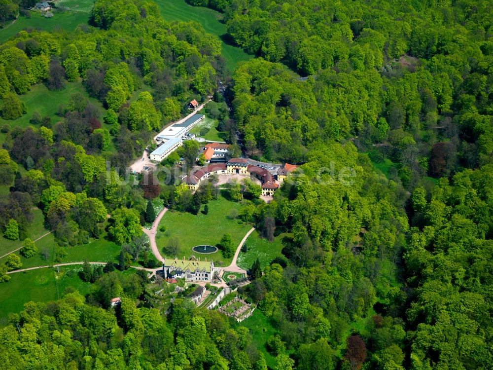 Bad Liebenstein aus der Vogelperspektive: Schloss Altenstein und der Altensteiner Park im Stadtteil Altenstein in Bad Liebenstein im Bundesland Thüringen
