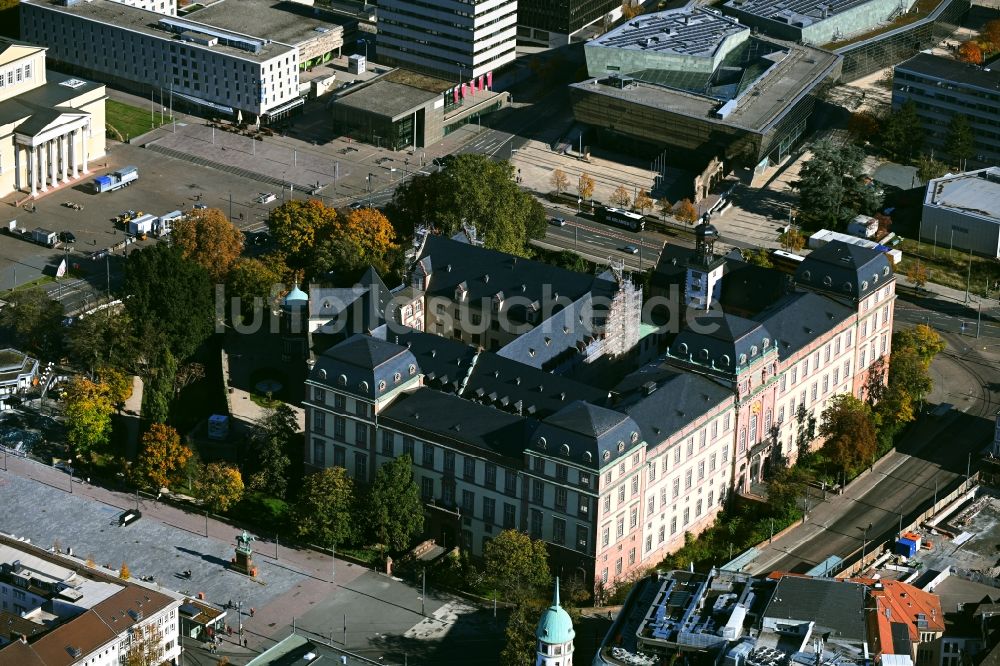 Luftbild Darmstadt - Schloss- Anlage des Residenzschlosses in Darmstadt im Bundesland Hessen, Deutschland