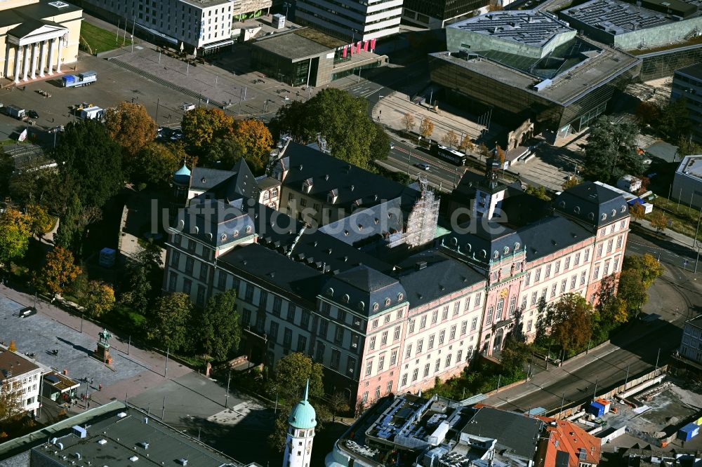 Luftaufnahme Darmstadt - Schloss- Anlage des Residenzschlosses in Darmstadt im Bundesland Hessen, Deutschland