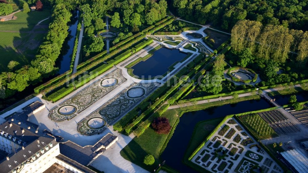 Brühl aus der Vogelperspektive: Schloss Augustusburg in Brühl in Nordrhein-Westfalen