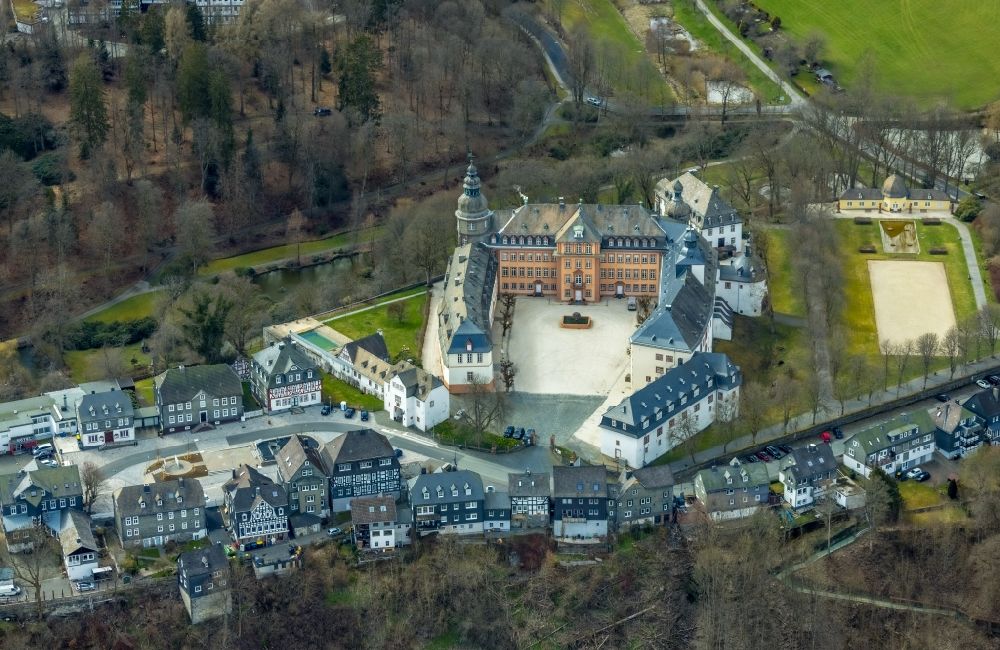 Luftaufnahme Bad Berleburg - Schloss Berleburg in Bad Berleburg im Kreis Siegen-Wittgenstein im Bundesland Nordrhein-Westfalen