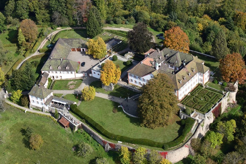Kandern aus der Vogelperspektive: Schloss Bürgeln im Südschwarzwald in Schliengen bei Kandern im Bundesland Baden-Württemberg, Deutschland