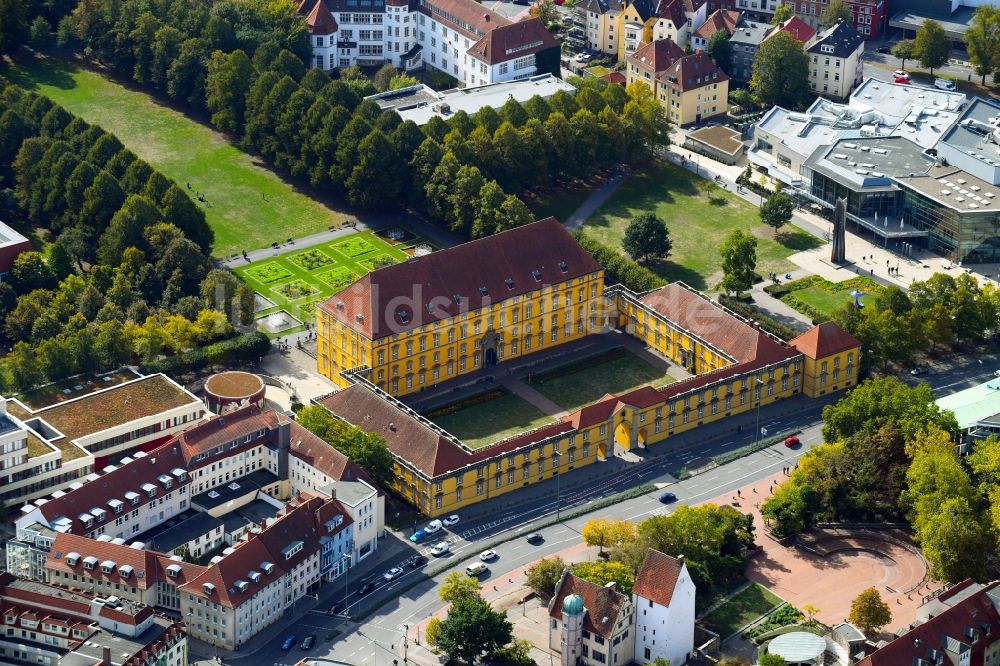 Osnabrück von oben - Schloss und Campus- Gebäude der Universität Osnabrück in Osnabrück im Bundesland Niedersachsen, Deutschland