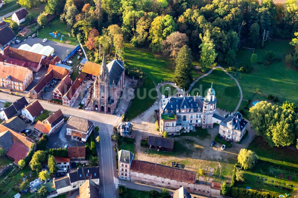 Luftbild Froeschwiller - Schloß Chateau de Froeschwiller in Froeschwiller in Grand Est, Frankreich