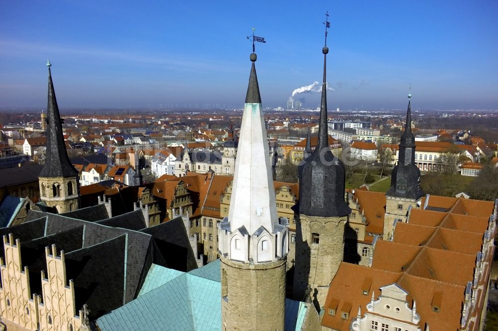 Luftbild Merseburg - Schloß mit dem Dom St. Johannes d. T. und Laurentius , einem Bauwerk der mit Strasse der Romanik in Merseburg im Bundesland Sachsen-Anhalt