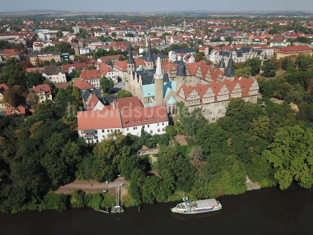 Luftbild Merseburg (Saale) - Schloß mit dem Dom St. Johannes und St.Laurentius , einem Bauwerk der Strasse der Romanik in Merseburg im Bundesland Sachsen-Anhalt