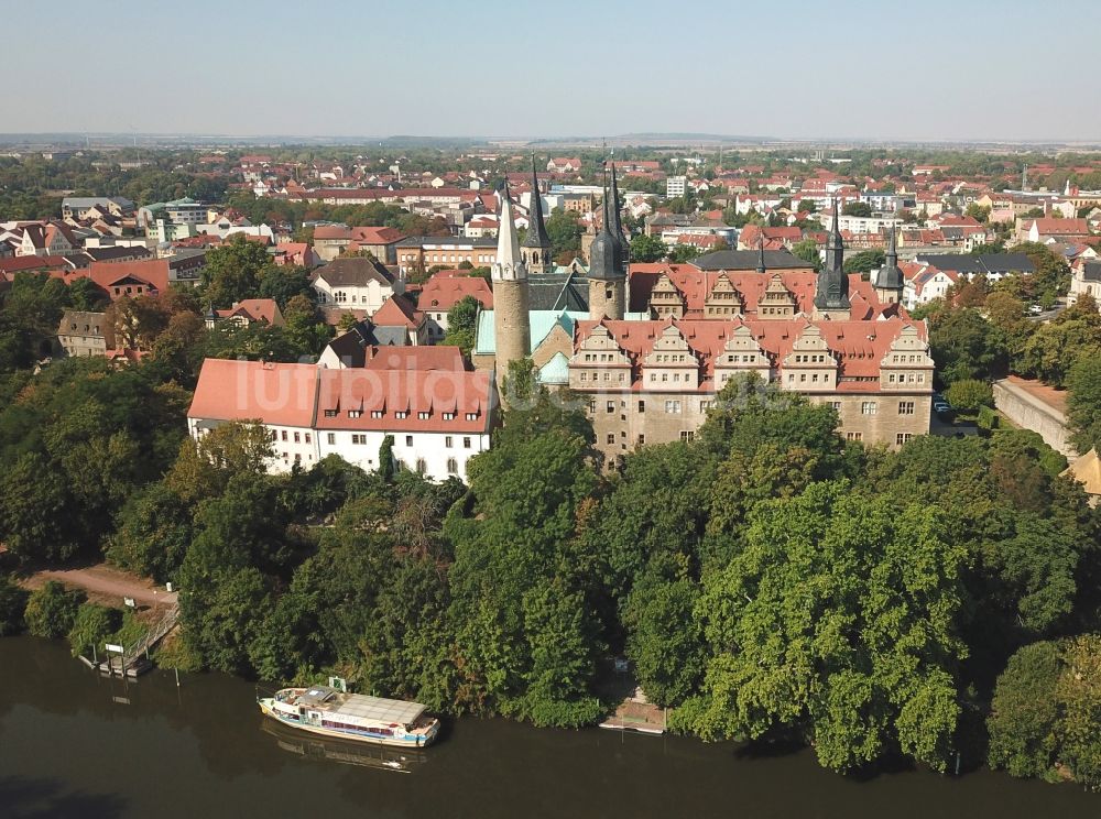 Luftaufnahme Merseburg (Saale) - Schloß mit dem Dom St. Johannes und St.Laurentius , einem Bauwerk der Strasse der Romanik in Merseburg im Bundesland Sachsen-Anhalt