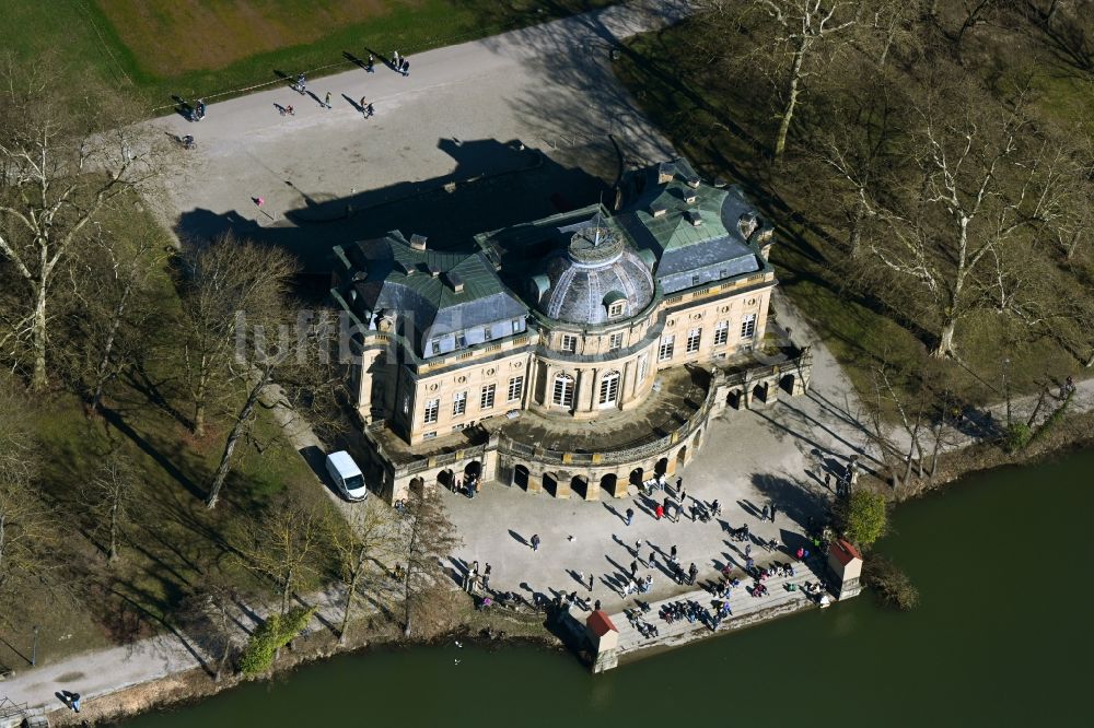 Luftaufnahme Ludwigsburg - Schloss Domäne Monrepos am Seeufer in Ludwigsburg im Bundesland Baden-Württemberg, Deutschland