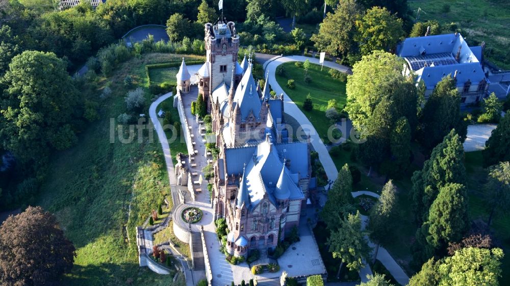Königswinter aus der Vogelperspektive: Schloss Drachenburg in Königswinter im Bundesland Nordrhein-Westfalen