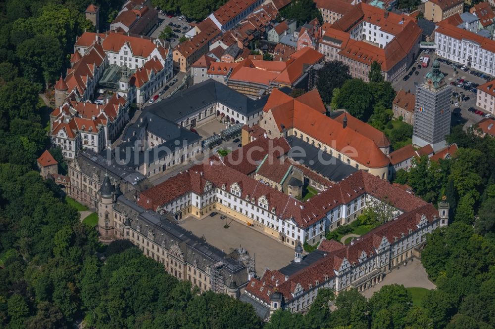 Regensburg von oben - Schloss St. Emmeram im Altstadt- Zentrum von Regensburg im Bundesland Bayern