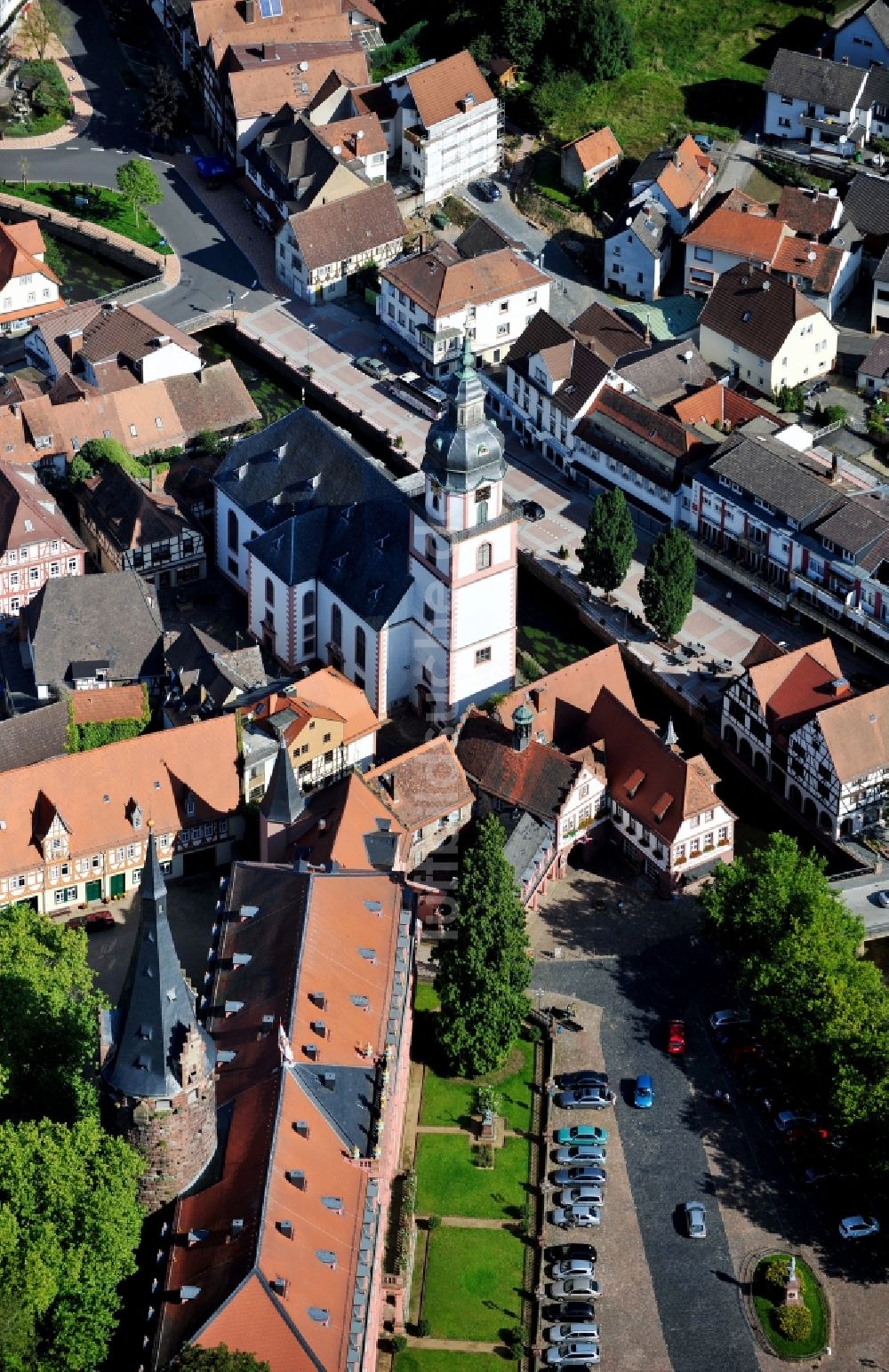 Luftaufnahme Erbach ( Odenwald ) - Schloss Erbach ( Odenwald ) im Bundesland Hessen