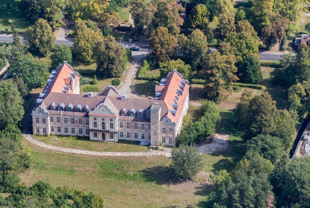 Fürstenberg/Havel aus der Vogelperspektive: Schloss Fürstenberg in Fürstenberg/Havel im Bundesland Brandenburg