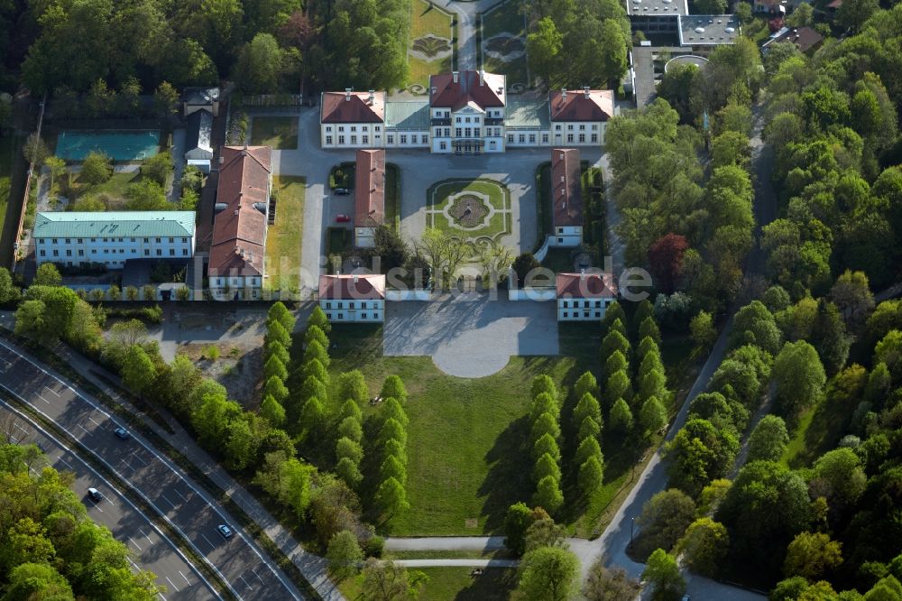 München aus der Vogelperspektive: Schloss Fürstenried an der Forst-Kasten-Allee in München im Bundesland Bayern, Deutschland