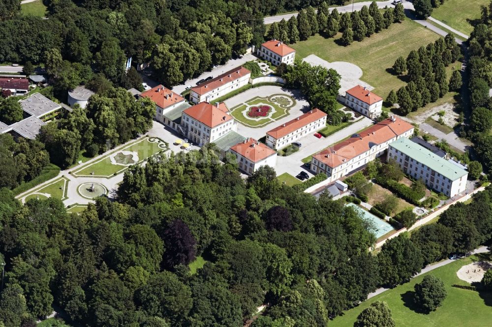 München aus der Vogelperspektive: Schloss Fürstenried in München im Bundesland Bayern, Deutschland