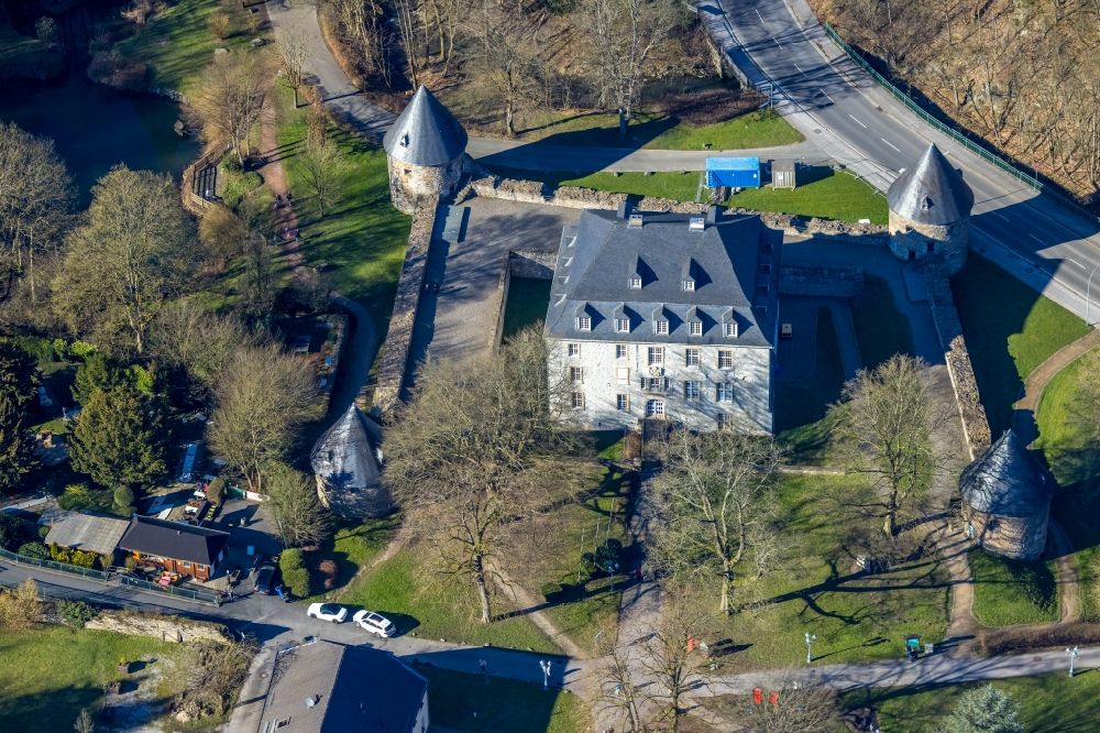 Velbert von oben - Schloss Hardenberg im Ortsteil Neviges in Velbert im Bundesland Nordrhein-Westfalen