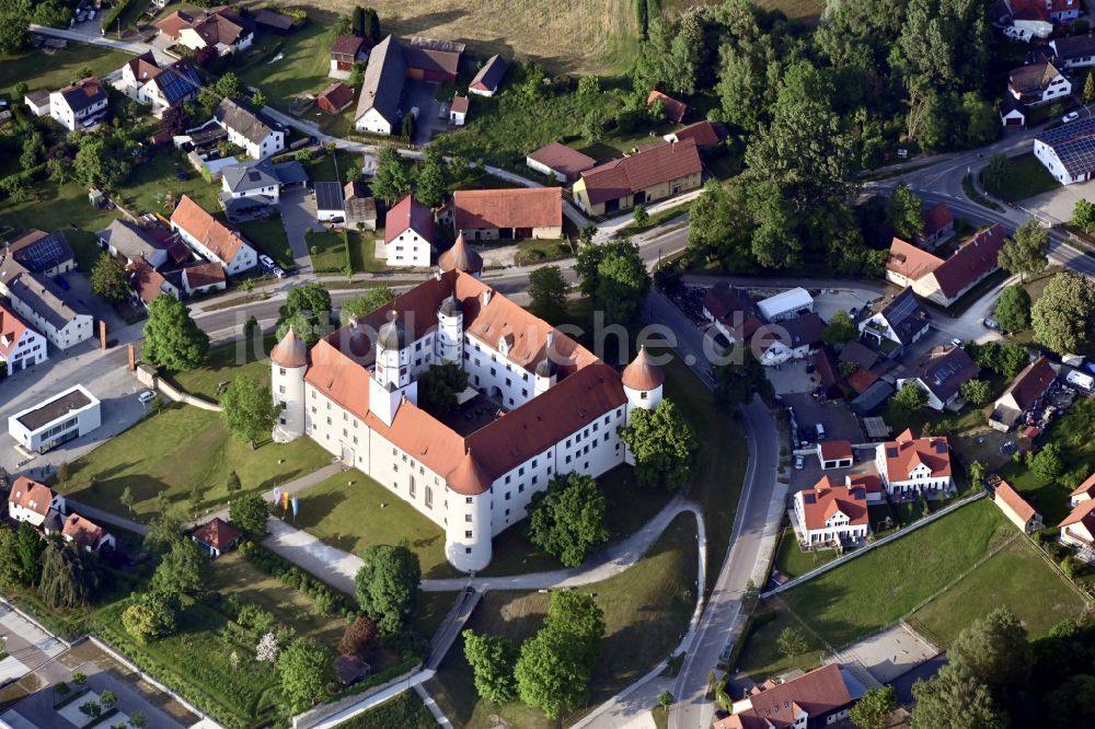 Luftbild Höchstädt - Schloss Höchstädt an der Donau im Bundesland Bayern