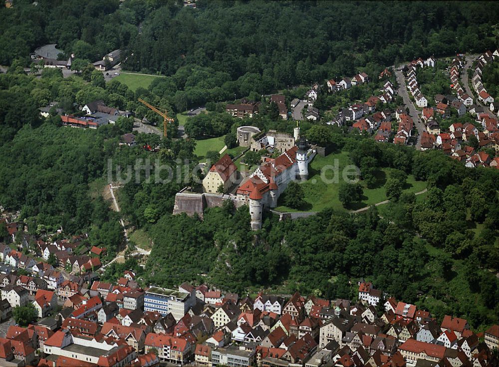 Heidenheim an der Brenz aus der Vogelperspektive: Schloss Hellenstein , einer über der Stadt Heidenheim an der Brenz gelegenen Festungsanlage