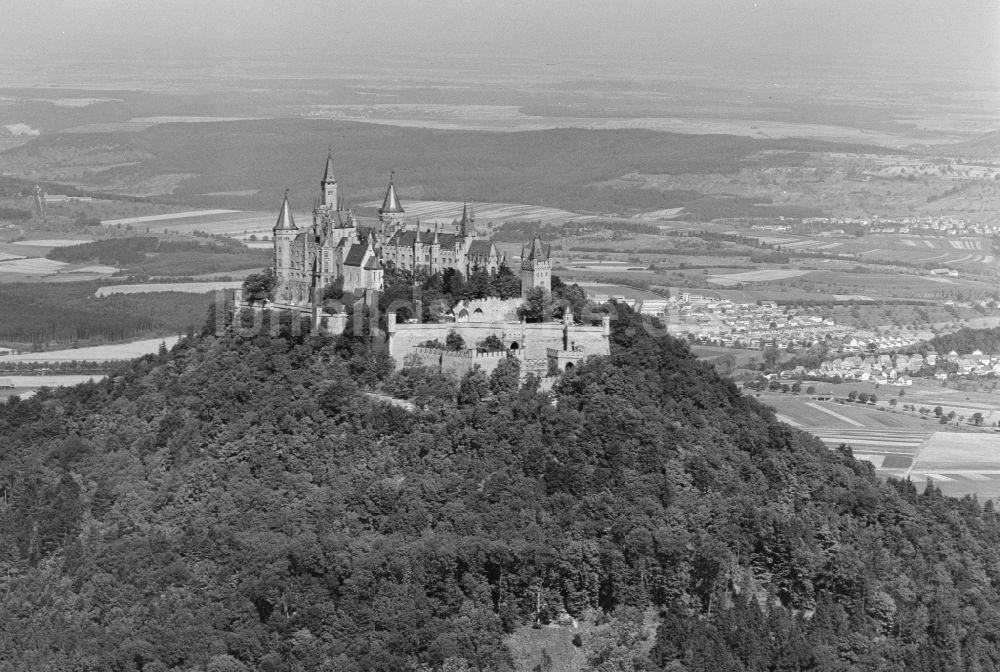Luftaufnahme Bisingen - Schloss Hohenzollern in Bisingen im Bundesland Baden-Württemberg, Deutschland