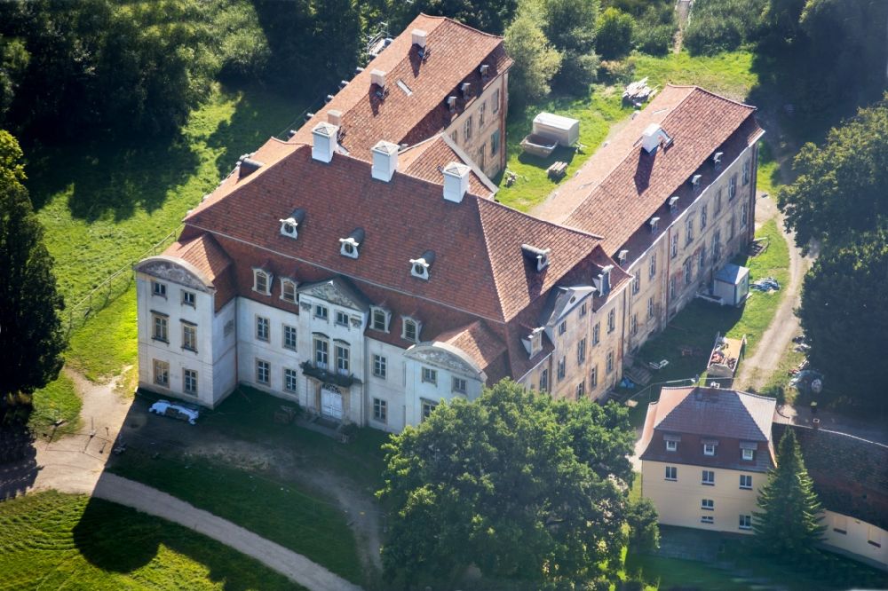 Luftbild Ivenack - Schloss Ivenack im Bundesland Mecklenburg-Vorpommern