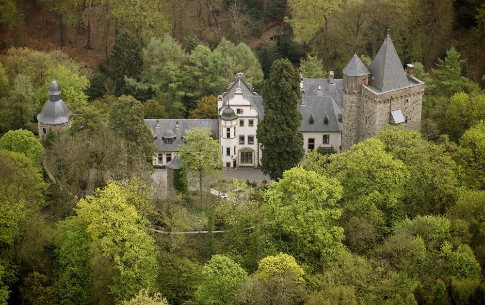 Luftaufnahme Ratingen - Schloss Landsberg, eine Schlossanlage im Ruhrtal auf dem Stadtgebiet von Ratingen