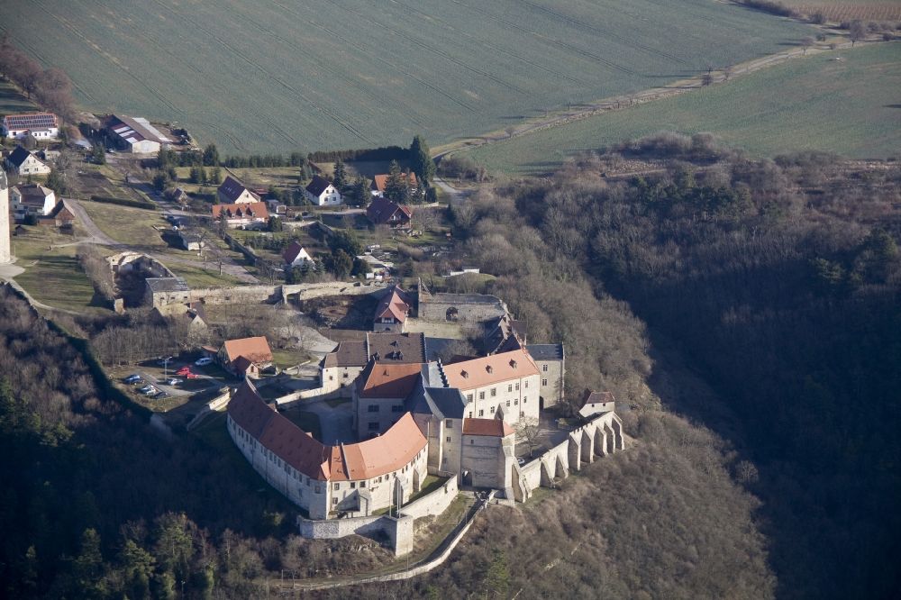 Freyburg Unstrut aus der Vogelperspektive: Schloss Neuenburg und den Bergfried Dicker Wilhelm bei Freyburg Unstrut im Bundesland Sachsen-Anhalt