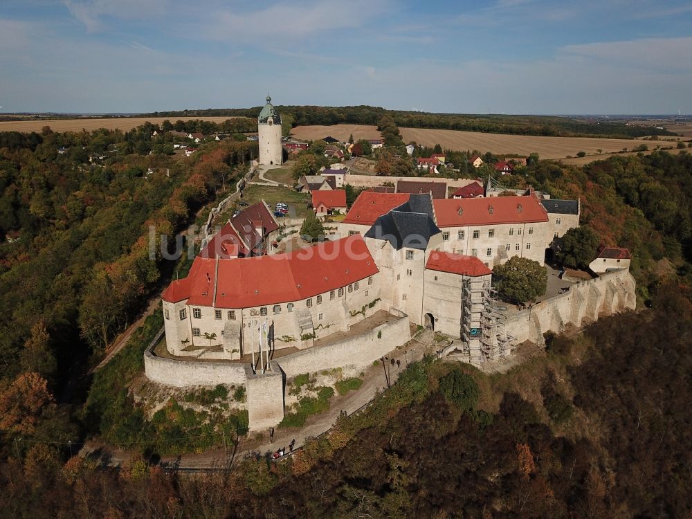 Luftaufnahme Freyburg (Unstrut) - Schloss Neuenburg und der Bergfried Dicker Wilhelm bei Freyburg Unstrut im Bundesland Sachsen-Anhalt