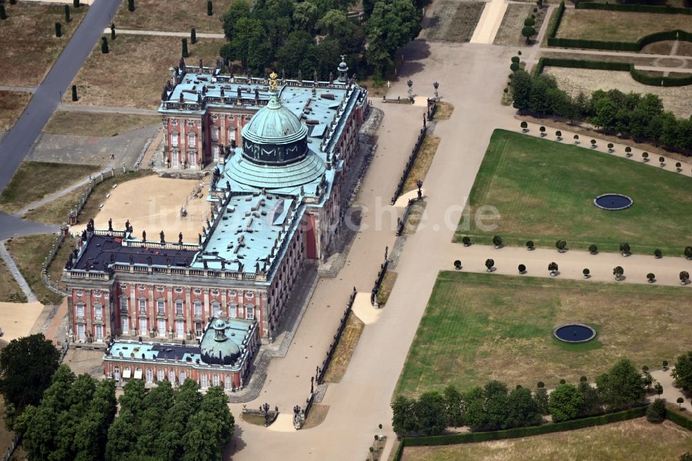 Luftaufnahme Potsdam - Schloß Neues Palais in Potsdam im Bundesland Brandenburg, Deutschland