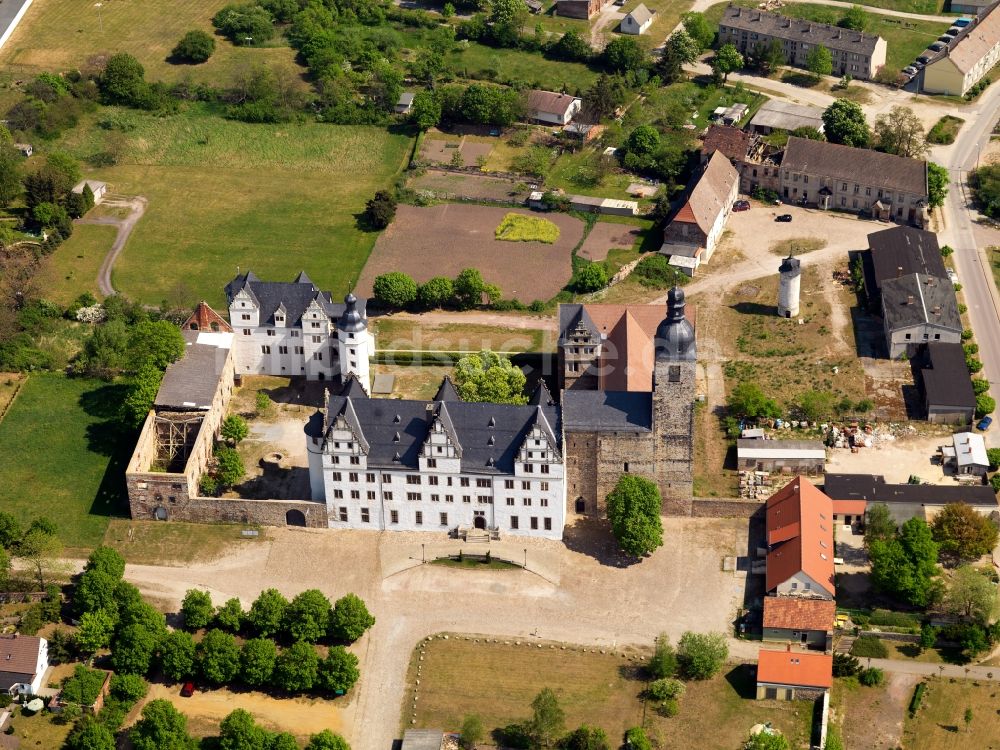 Gommern von oben - Schloss Neuhaus und Schloss Hobeck im Stadtteil Leitzkau in Gommern im Bundesland Sachsen-Anhalt
