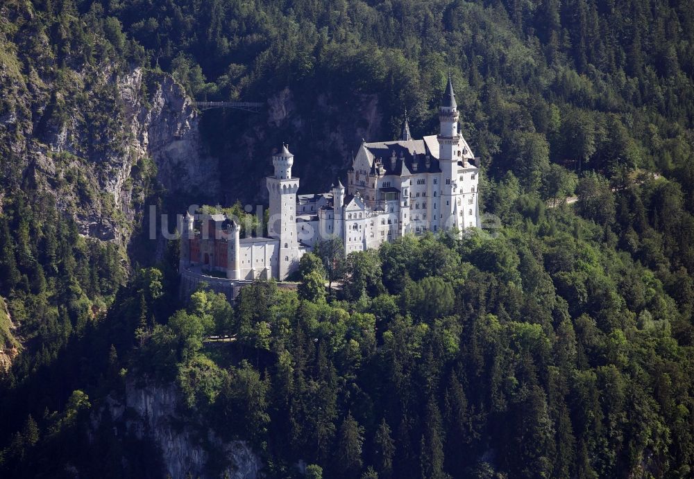 Schwangau von oben - Schloss Neuschwanstein in Schwangau im Bundesland Bayern