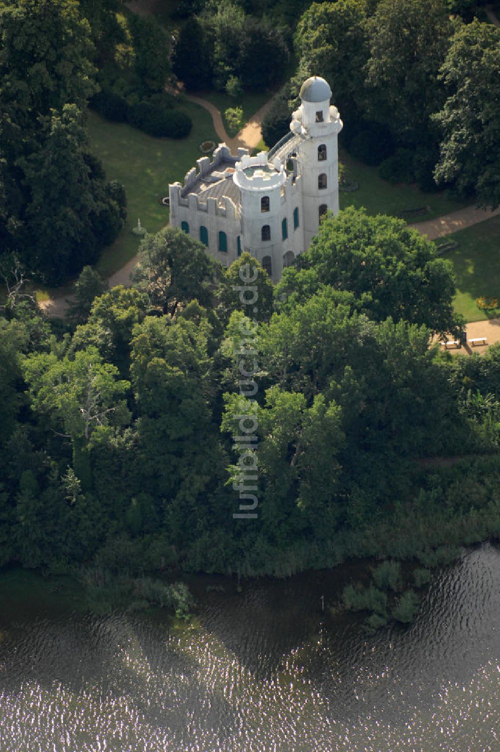 Luftbild Berlin - Schloss auf der Pfaueninsel in Berlin