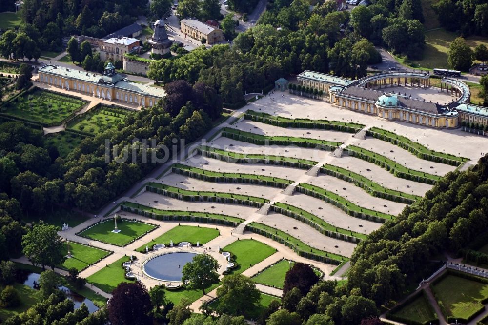Luftbild Potsdam - Schloss Sanssouci in Potsdam im Bundesland Brandenburg