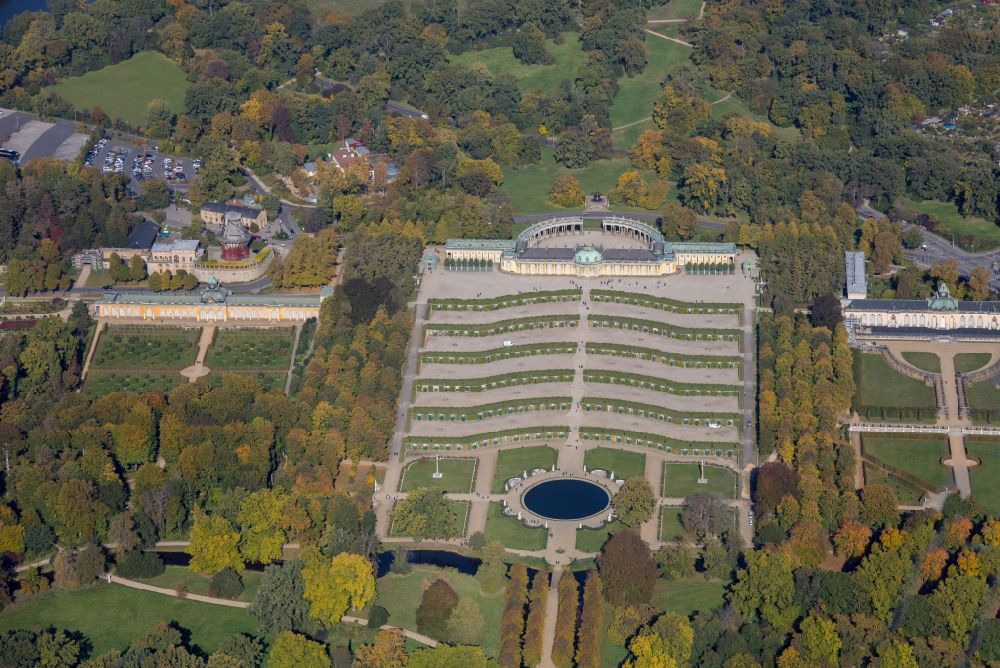 Luftbild Potsdam - Schloss Sanssouci in Potsdam im Bundesland Brandenburg