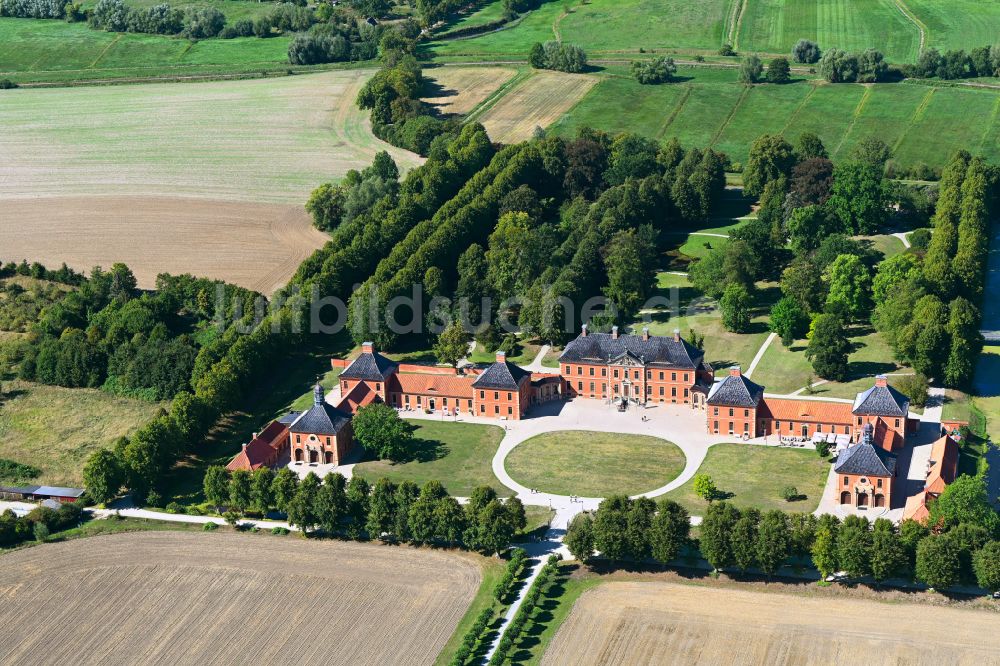 Klütz aus der Vogelperspektive: Schloß Schloss Bothmer in Klütz im Bundesland Mecklenburg-Vorpommern, Deutschland