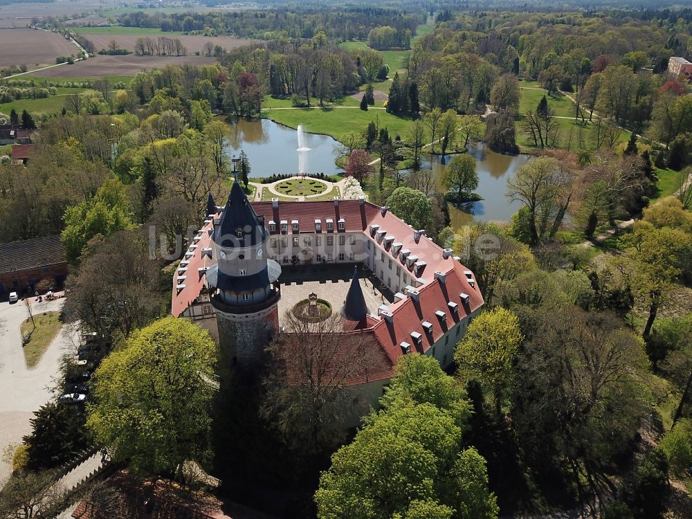 Luftbild Wiesenburg/Mark - Schloss Wiesenburg im Hohen Fläming im Bundesland Brandenburg