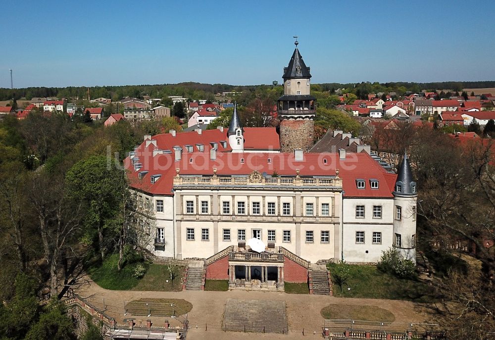 Wiesenburg/Mark aus der Vogelperspektive: Schloss Wiesenburg im Hohen Fläming im Bundesland Brandenburg