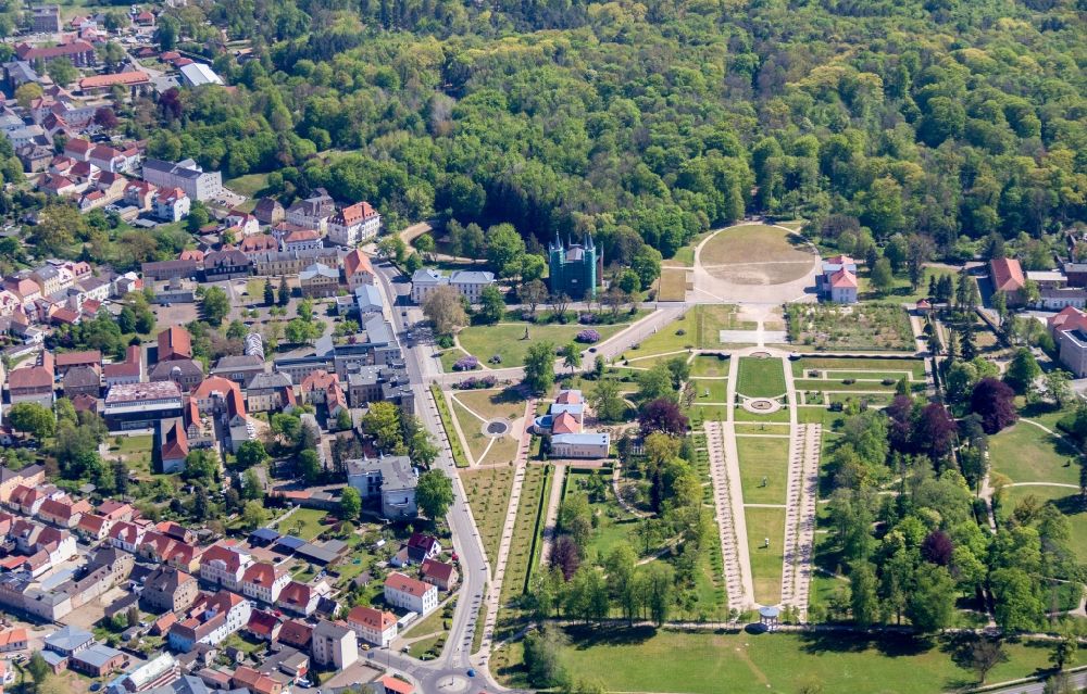 Luftaufnahme Neustrelitz - Schloßgarten in Neustrelitz im Bundesland Mecklenburg-Vorpommern, Deutschland