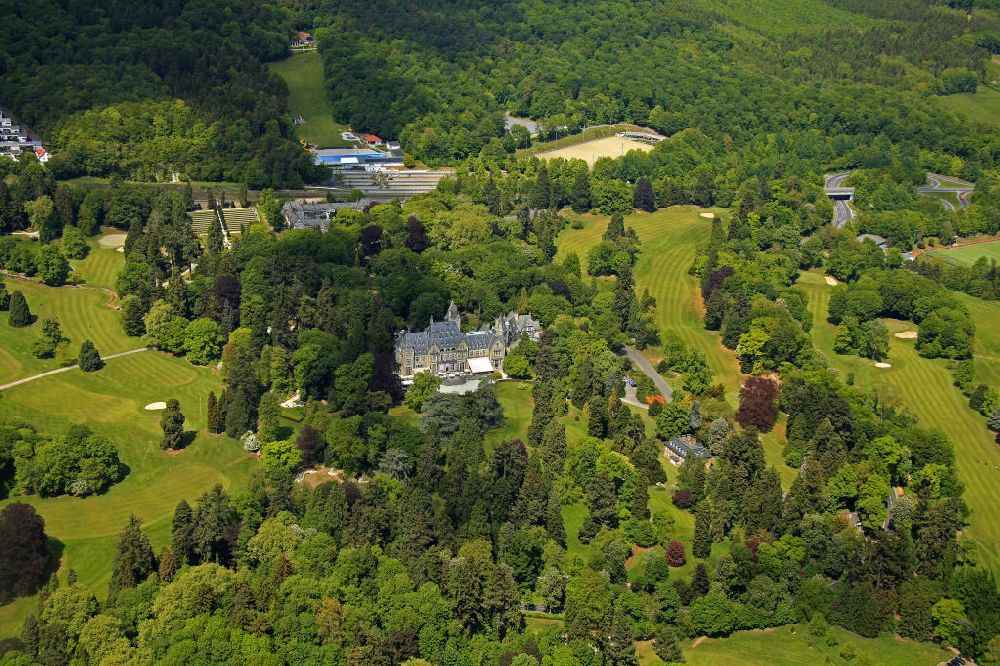Luftaufnahme Kronberg im Taunus - Schlosshotel Kronberg in Kronberg im Taunus, Hessen