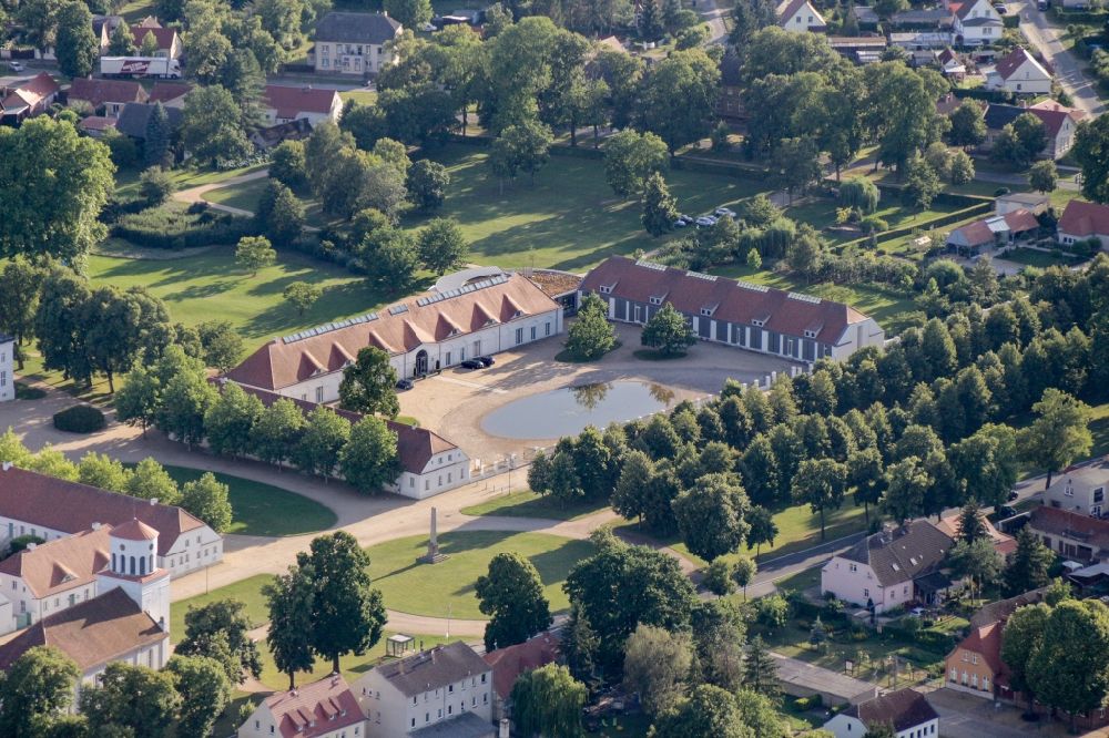 Luftaufnahme Neuhardenberg - Schlosshotel in Neuhardenberg im Bundesland Brandenburg