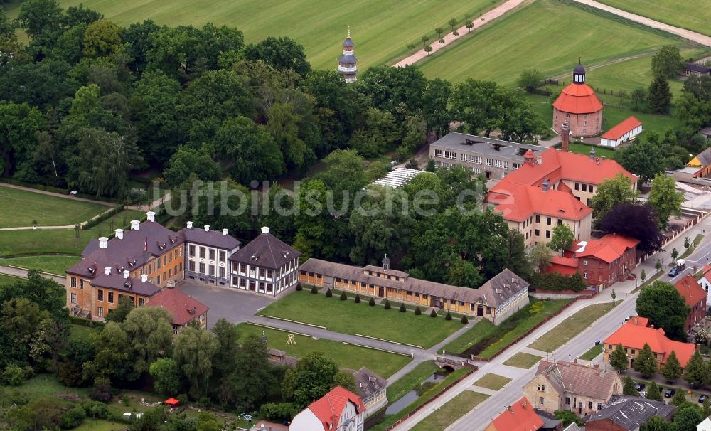 Luftaufnahme Oranienbaum - Schloßparkanlage am Schloss Oranienbaum in Oranienbaum-Wörlitz im Bundesland Sachsen-Anhalt