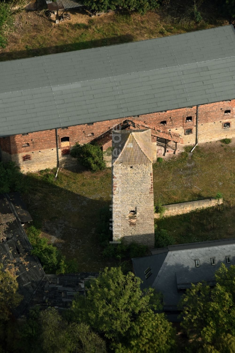 Luftaufnahme Beyernaumburg - Schloßturm am Schloß auf dem Schloßberg in Beyernaumburg im Bundesland Sachsen-Anhalt