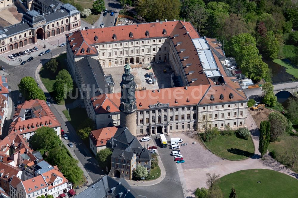 Luftaufnahme Weimar - Schlossturm am Schloss Stadtschloss Weimar und Bastille in Weimar im Bundesland Thüringen, Deutschland
