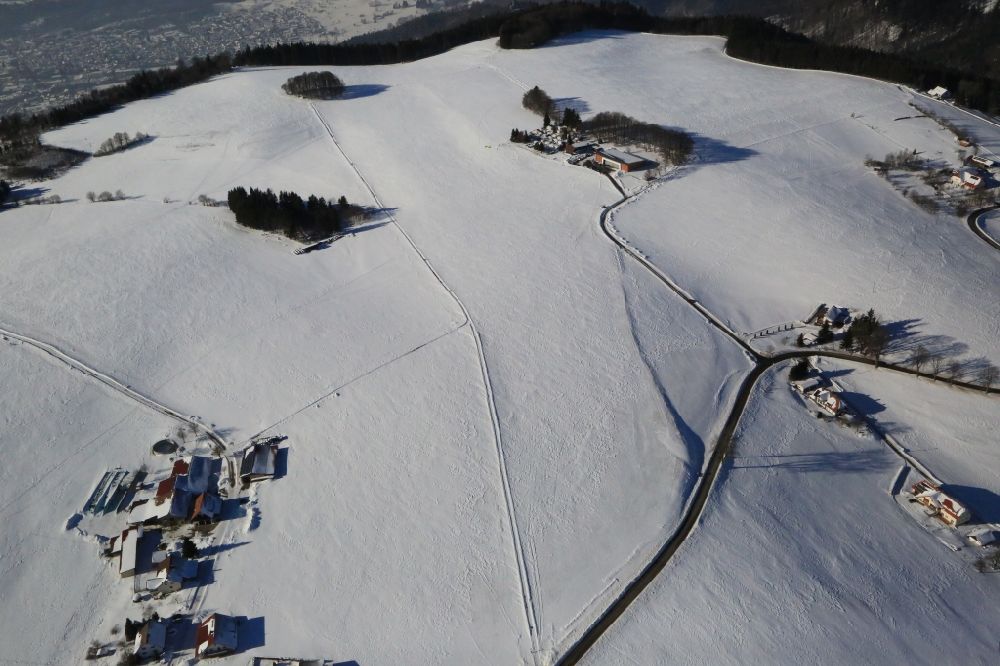 Rickenbach aus der Vogelperspektive: Schneebedecktes Segelflug- Gelände und Flugplatz in Hütten - Hotzenwald in Rickenbach im Bundesland Baden-Württemberg