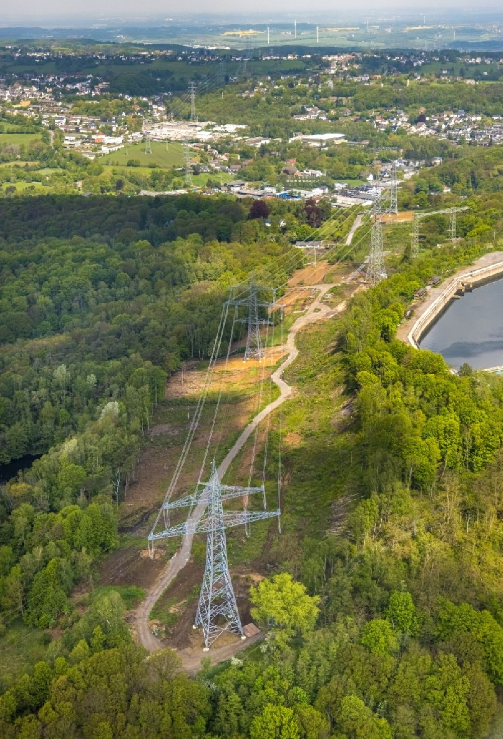 Luftaufnahme Herdecke - Schneisen- und Streckenverlauf der Stromführungstrasse in Herdecke im Bundesland Nordrhein-Westfalen, Deutschland