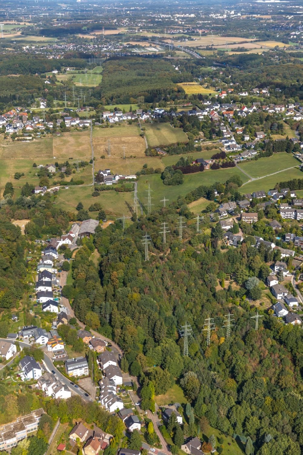 Luftbild Rüdinghausen - Schneisen- und Streckenverlauf der Stromführungstrasse in Rüdinghausen im Bundesland Nordrhein-Westfalen, Deutschland