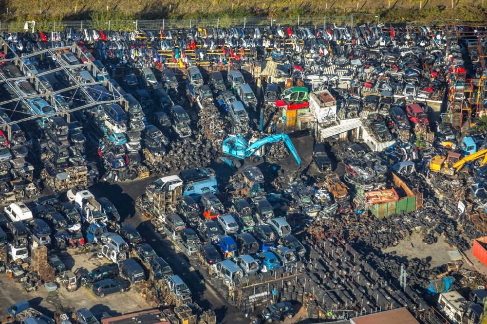 Luftaufnahme Unna - Schrottplatz zur Verwertung von PKW Automobilen und Gebrauchtfahrzeugen mit Zerlegung und Ersatzteilhandel in Unna im Bundesland Nordrhein-Westfalen, Deutschland