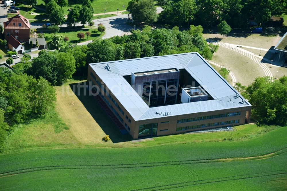 Luftaufnahme Crivitz - Schulgebäude des Gymnasiums in Crivitz im Bundesland Mecklenburg-Vorpommern, Deutschland