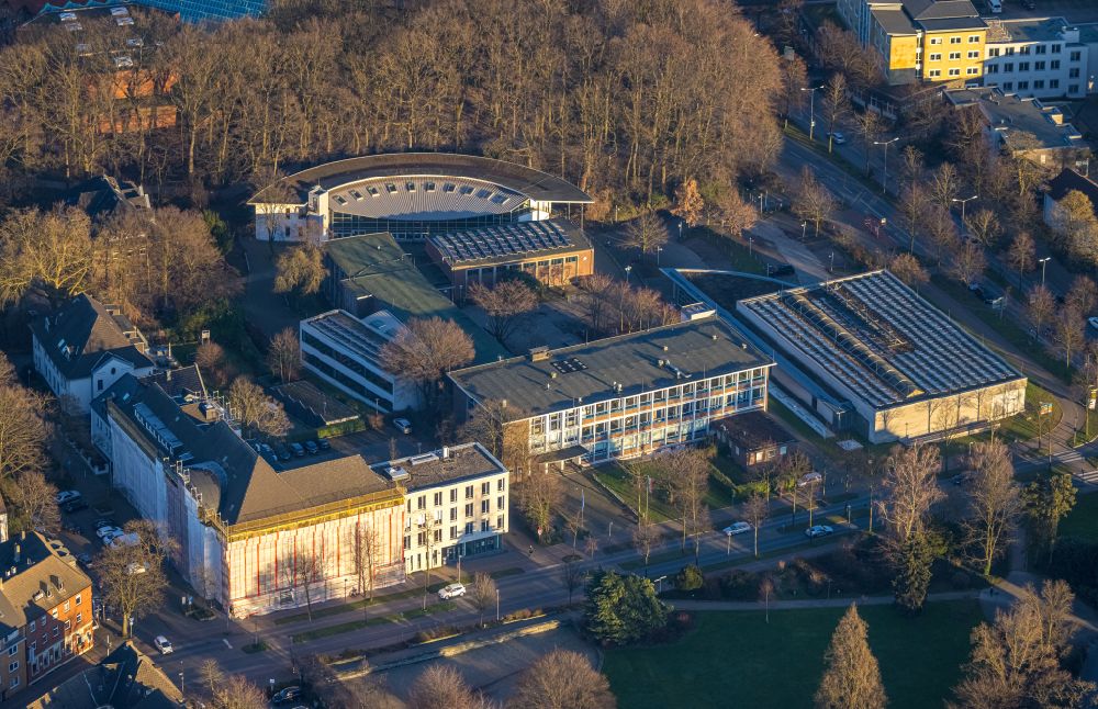 Luftbild Gladbeck - Schulgebäude des Riesener-Gymnasium an der Schützenstraße in Gladbeck im Bundesland Nordrhein-Westfalen, Deutschland